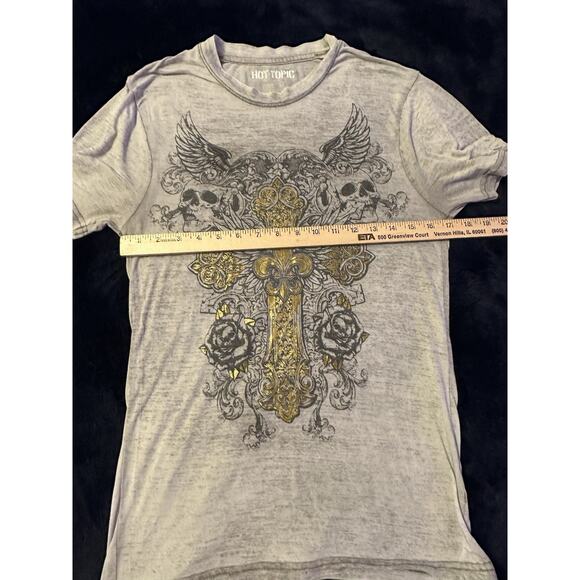Hot Topic Gothic Cross Wing Skull Graphic Tee Small Gray Gold Foil Slim Emo Punk - Picture 4 of 9